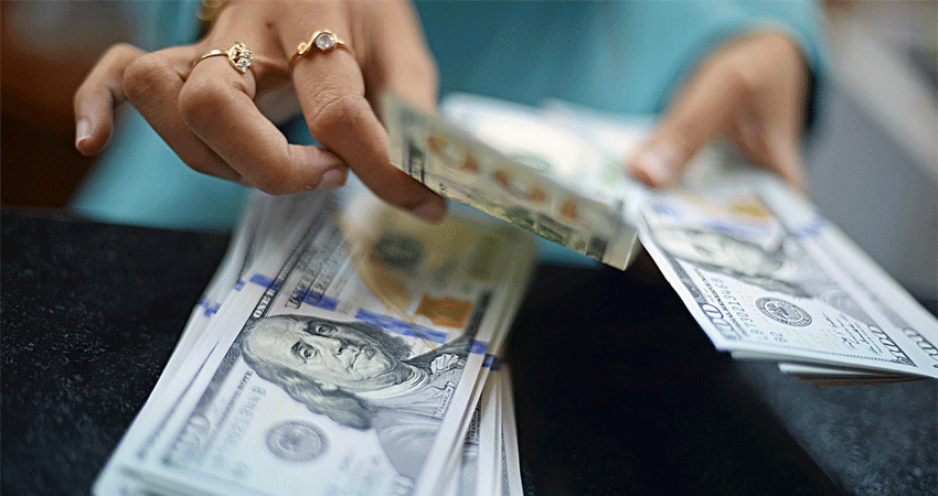 سود دلالان دلار